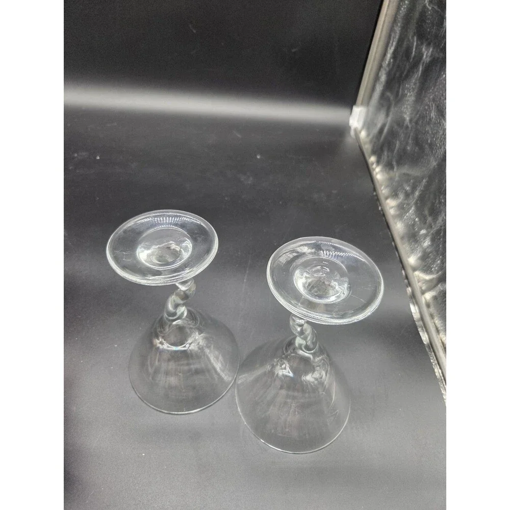 Libbey Z Stem Martini Glasses 9.25 oz Capacity Set of 2 Clear Glass.  6.5